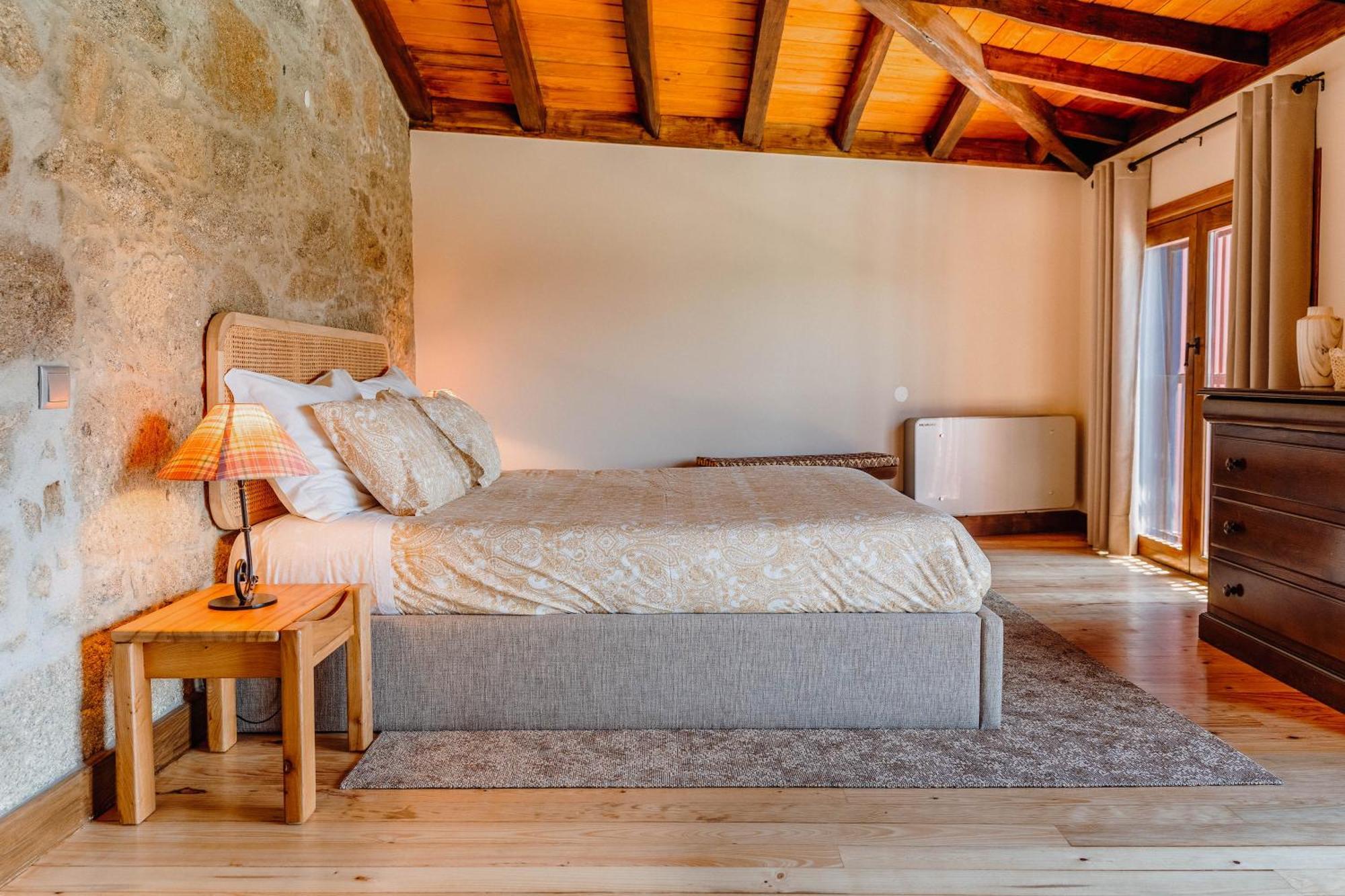Alojamento de Turismo Rural Casa Lata - E Enoturismo *